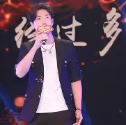 包含刀塔现场爆点不断，雷霆神域血洗全场，评论席掌声连连的词条