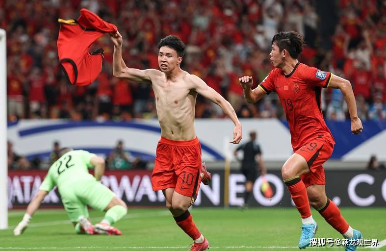 关于国足小胜中国香港王钰栋屡遭侵犯爆发冲突(图)的信息