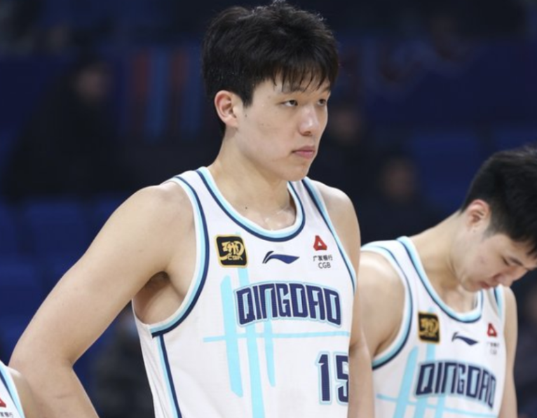 包含CBA新赛季两大变化：限制外援更换次数+放宽注册年龄的词条